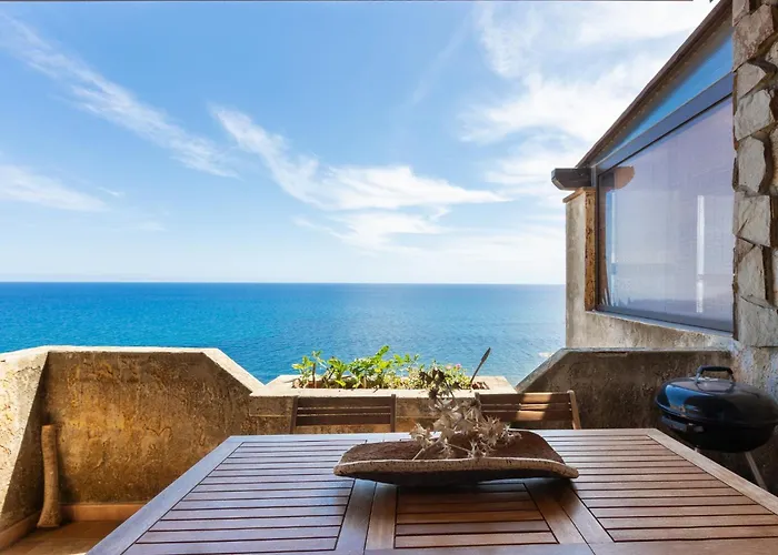 Guesthost - L'artista Sul Mare Sea-wiev Villa