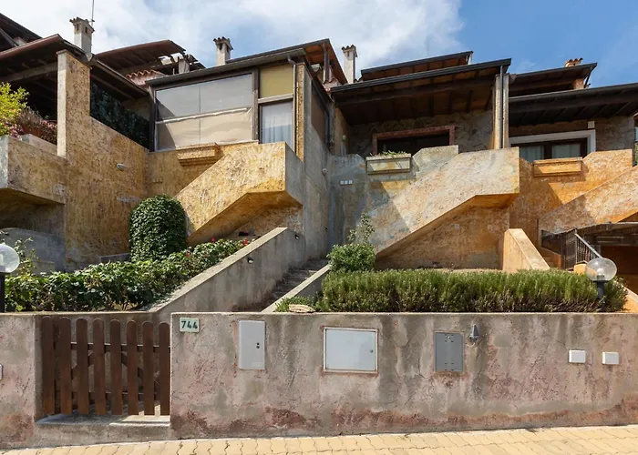 Guesthost - L'artista Sul Mare Sea-wiev Villa *