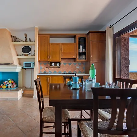 Guesthost - L'artista Sul Mare Sea-wiev Villa