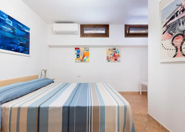 Guesthost - L'artista Sul Mare Sea-wiev Villa *